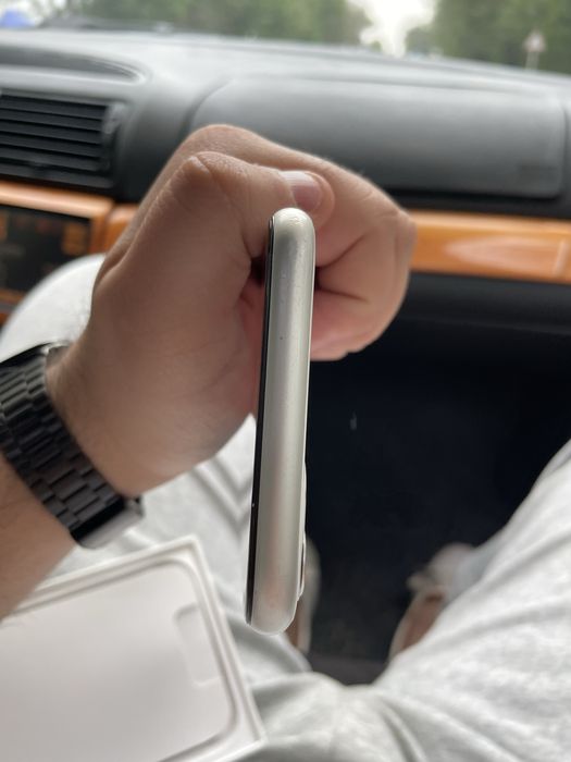 Продам Айфон 11 в идеельном состоянии