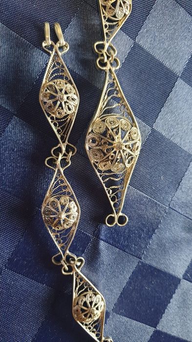 Ефектно филигранно коланче