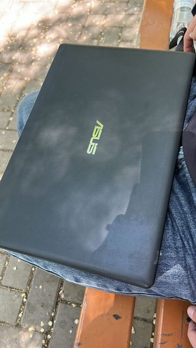 Ноутбук Asus шустрый