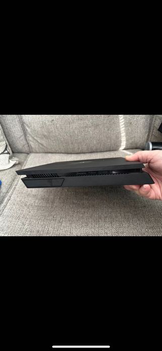 Продаю Плейстейшн 4