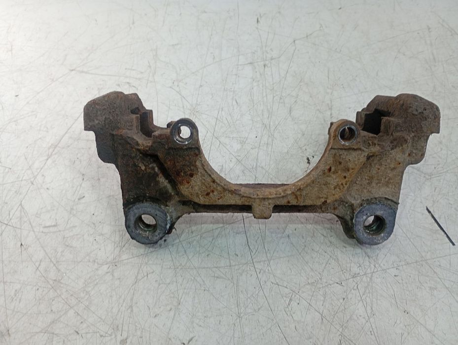 Suport etrier dreapta fata Volkswagen Passat B7 (2010 - 2015) 2.0 tdi CFGB