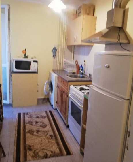 Дава се под наем Двустаен апартамент в Бургас, Изгрев - 60 кв.м за 153 € - Снимка #2