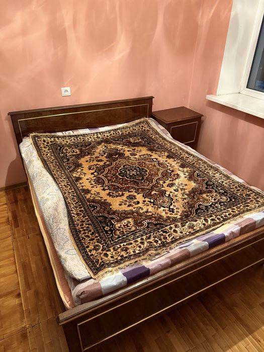 Продам кровать с матрасом