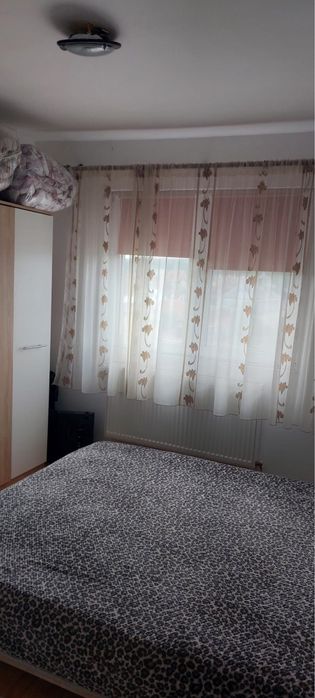 Vand apartament pe strada george cosbuc nr 7 etaj 4 , oras Gherla.