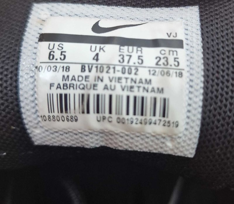 Продам кроссовки оригинал Nike