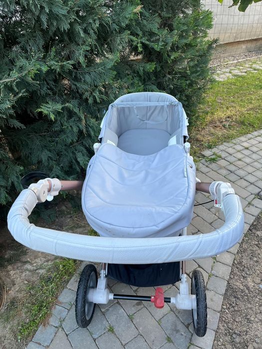 Vând cărucior hot mom