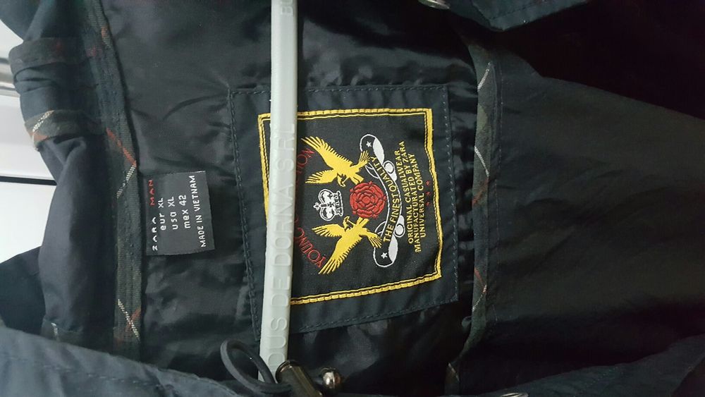 Geaca Zara impermeabila