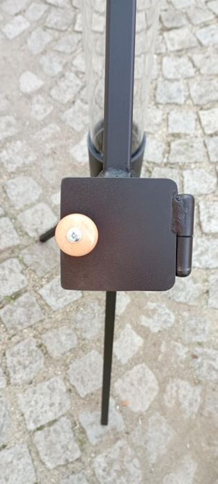 Ракетна печка на пелети с открит огън в стъклена тръба