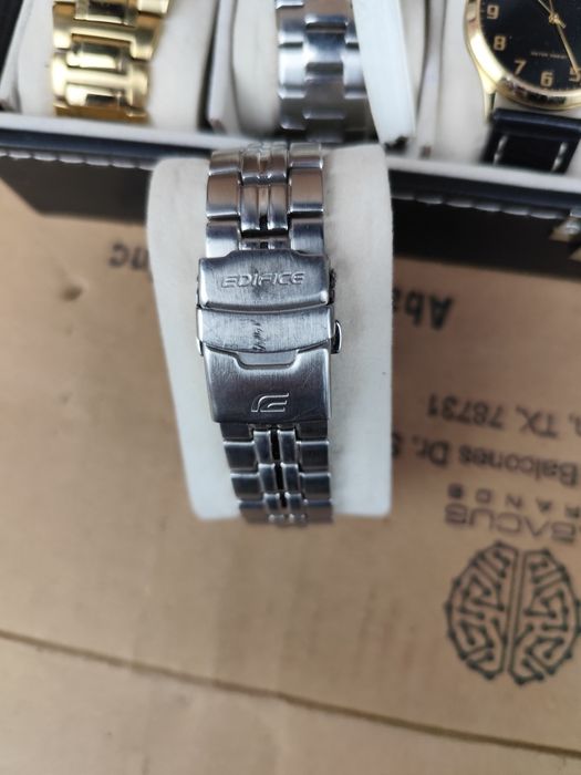 Часовници по договарян всички работещи .