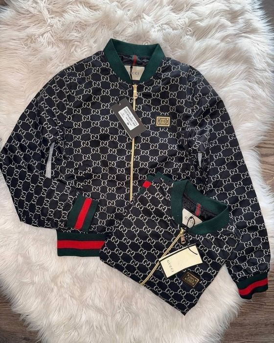 Geaca Gucci dama 
Marimi  L xxl
Preț 245 lei