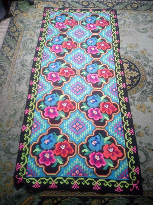 Carpete de perete,covor iuta si cerga, mileuri f vechi lucrate manual.