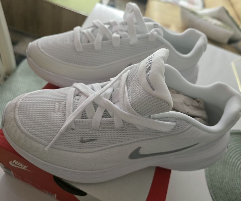 Nike нови маратонки