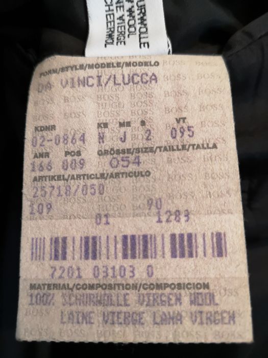 Vând costum mărimea 54 marca BOSS