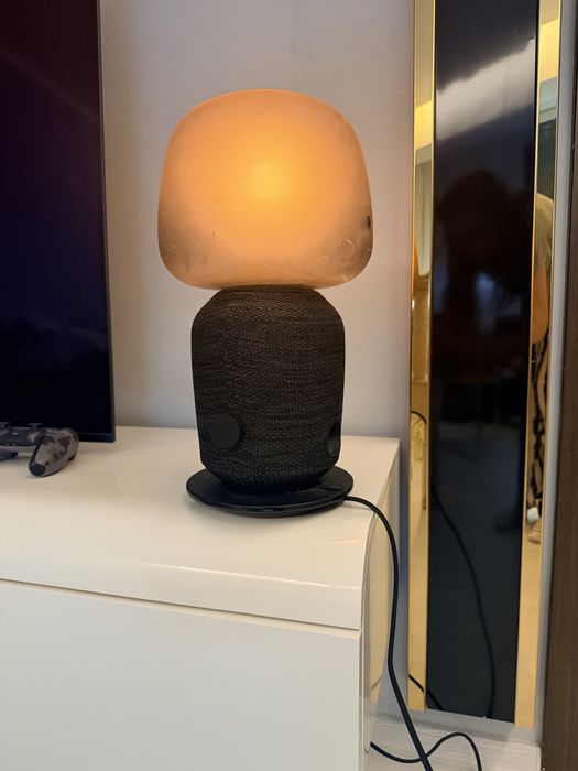 Veioza cu boxa bluetooth inclusa Ikea Symfonisk