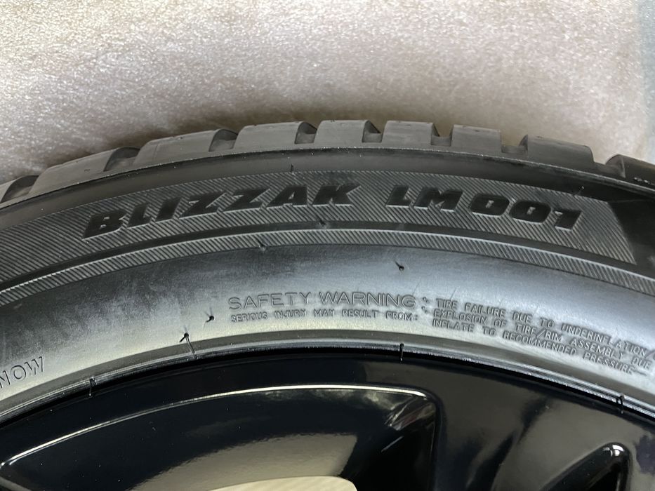 Jante originale Range Rover VELAR , pe 20 cu anvelope IARNA !