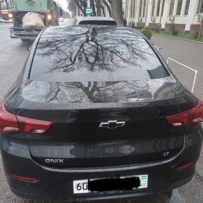 Chevrolet Onix 2024 — 2