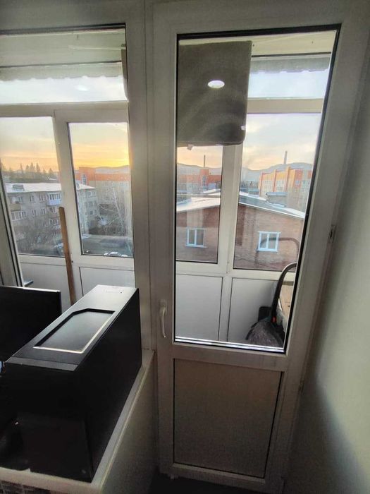 Продам  2х комнатную  Космонавтов 4