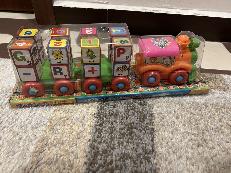 Продавам играчи за момиче и момче