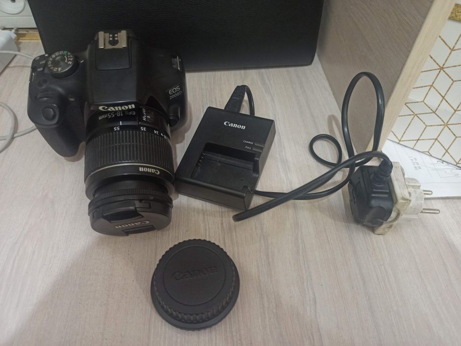 Canon EOS 2000 D EF-S 18-55