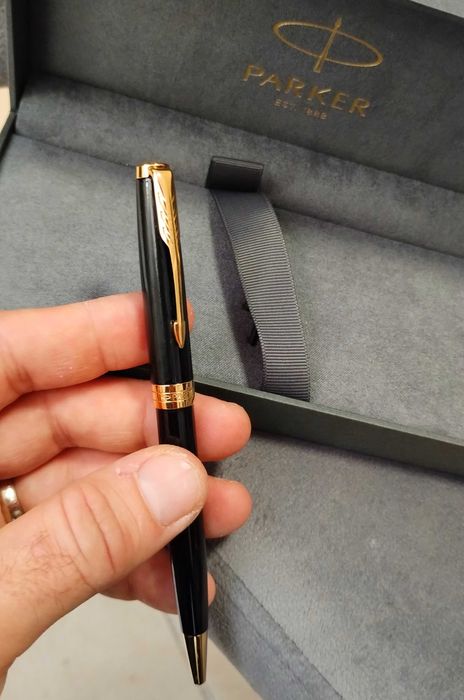 Pix stilou PARKER - negru luxury cu auriu + cutie originala
