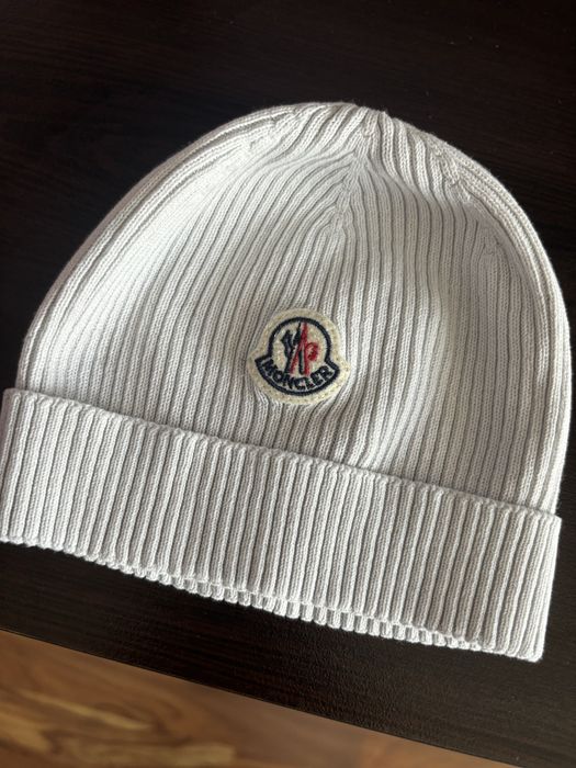 Бебешка шапка Moncler оригинал