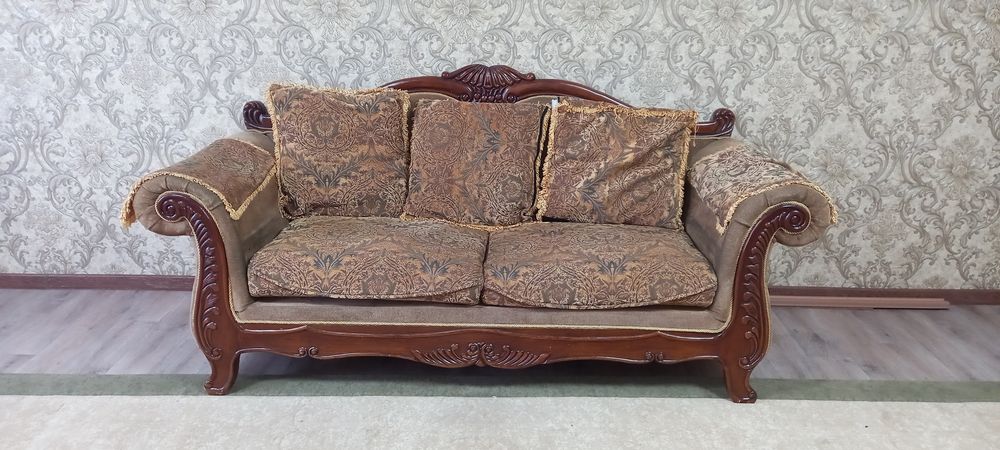 Диван средняя состояние