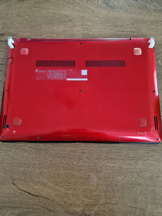 Laptop Lenovo i5 8GB ram si placa video dedicata NVIDIA GeForce