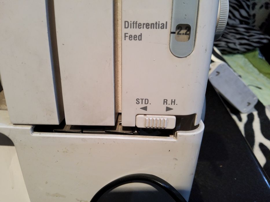 JANOME коверлок (оверлок) для трикотажа.