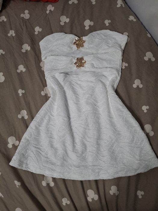 Бяла лятна рокля