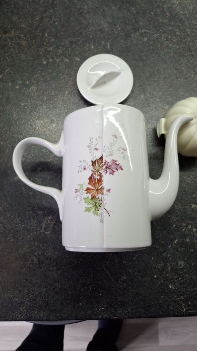 Порцеланови кани