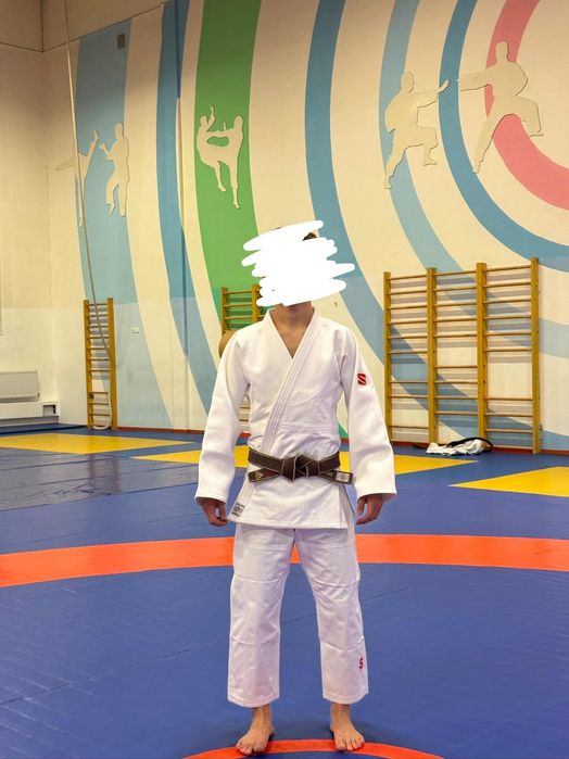 Продам кимоно новое