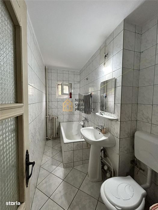 De vanzare apartament 3 camere Nufarul, etaj 1