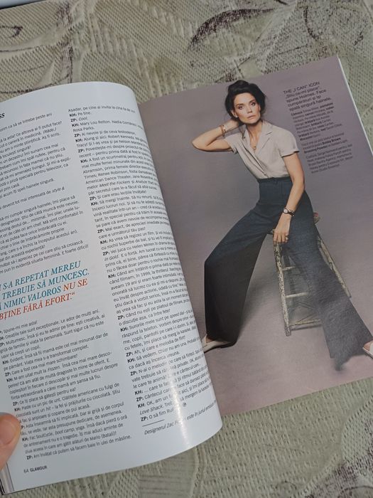 Vand revista Glamour octombrie 2014, cu Katie Holmes