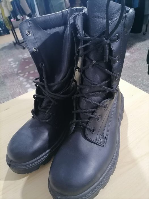 Bocanci piele cu bot de fier