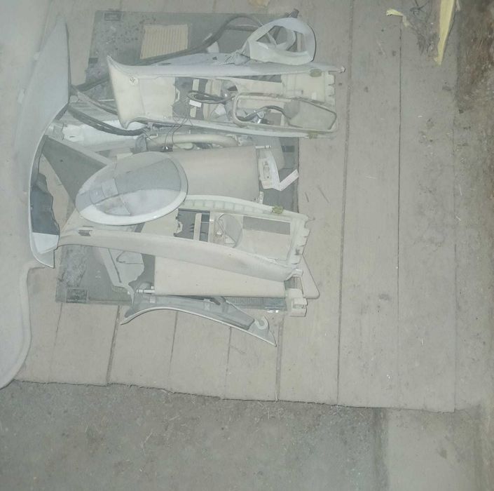 Потолок и пластик по салону