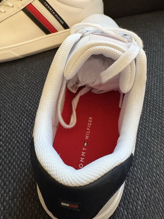 Adidasi tommy nr44,5 noi nouti