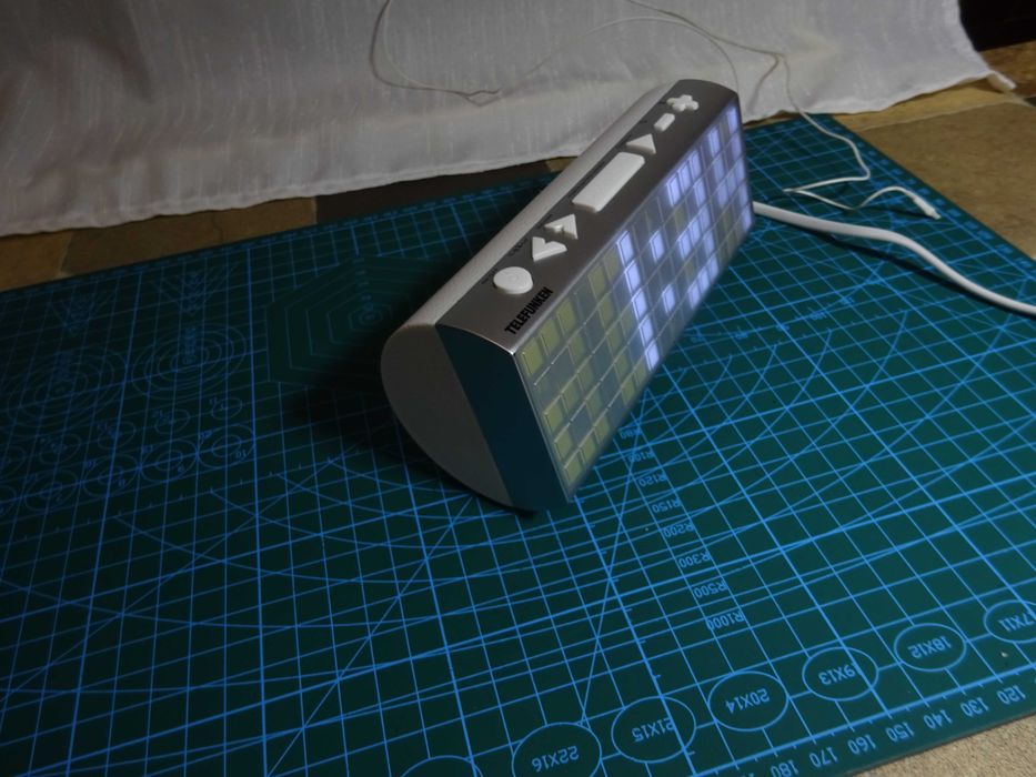 Aparat radio cu ceas Telefunken R1007