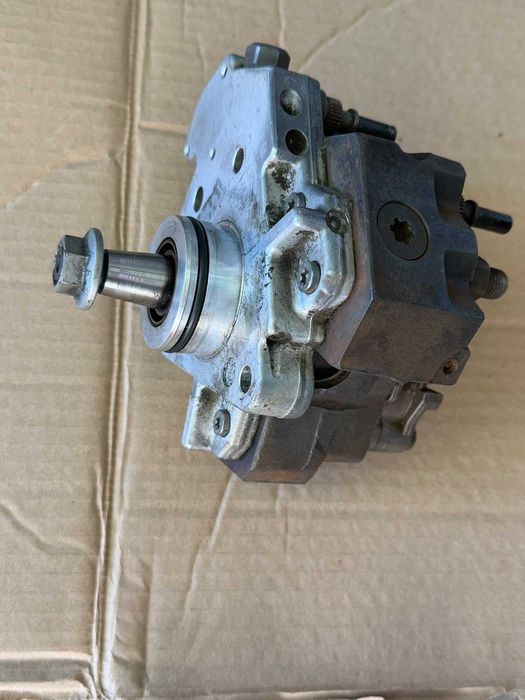 Pompa de inalta presiune Bosch  0 445 010 033 Renault Master II 2.5dci G9U in perfecta stare