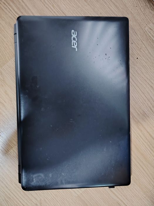 Ноутбук acer сотилади.
