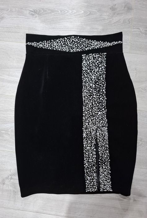 Fuste catifea cu margele