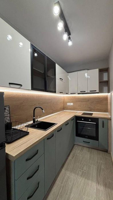 Дава се под наем Двустаен апартамент в Бургас, Славейков - 56 кв.м за 498.27 € - Снимка #1