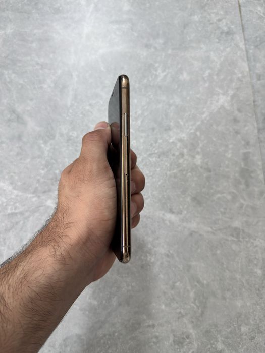 iPhone Xs 64GB Gold