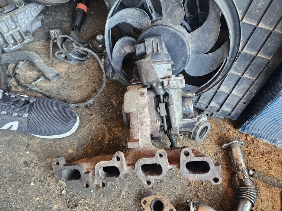 Turbina Vw skoda 1.6 tdi CAYC Caya