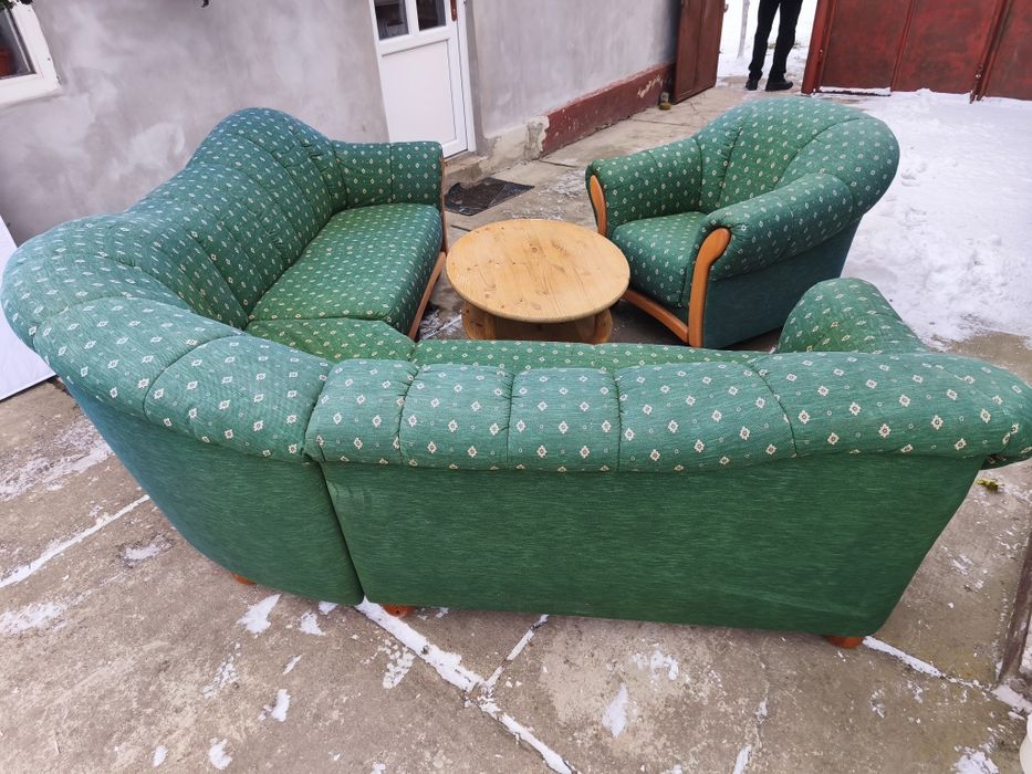 Colțar  + Fotoliu +  Măsuță