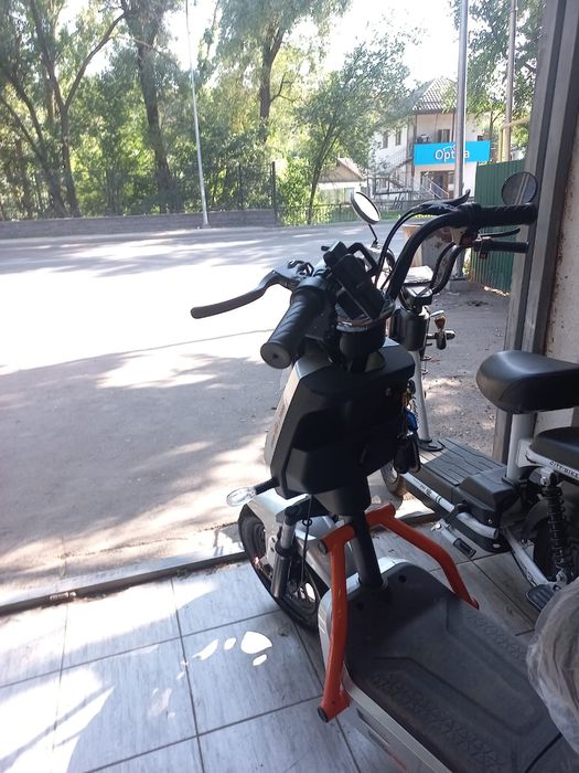 продам 2 электроскутера