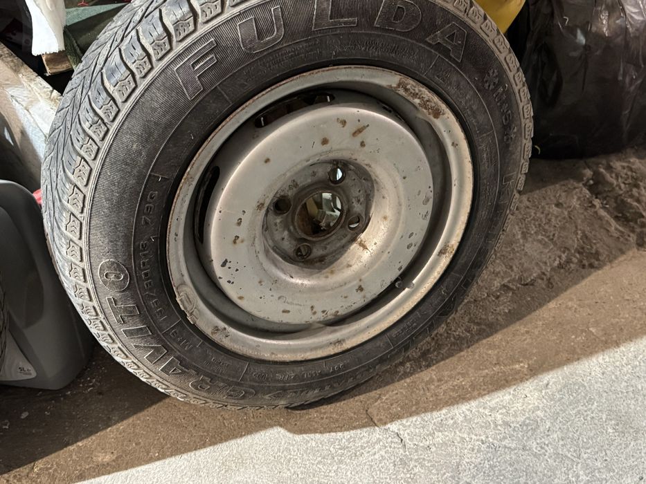 Продавам джанти със летни гуми 4х100 13 ки