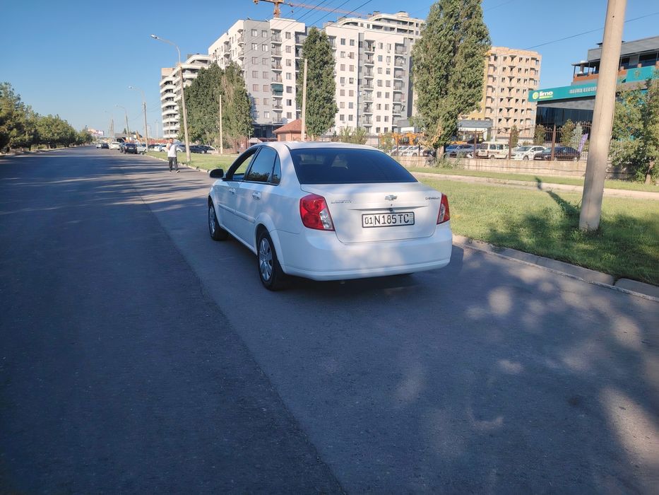 Шевралет ласетти