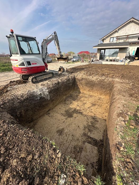 Inchiriere utilaje miniexcavator miniincarcator(bobcat)