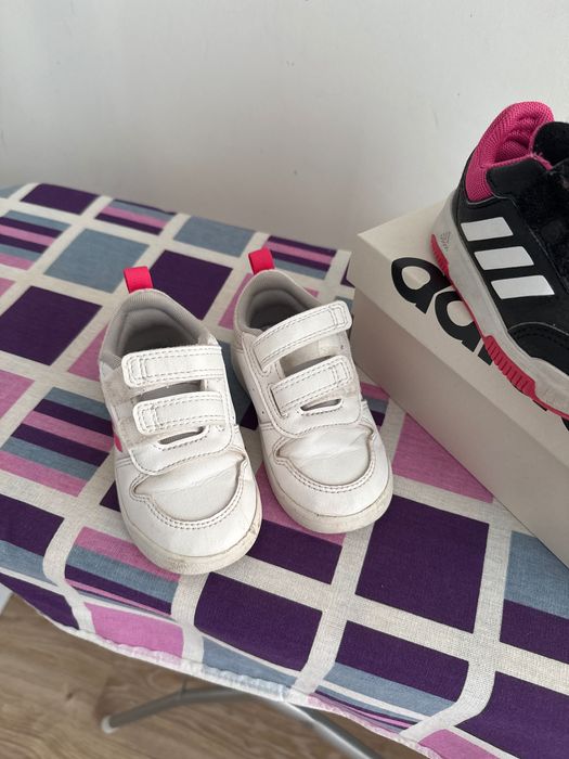 Маратонки за момиче 2 чифта adidas