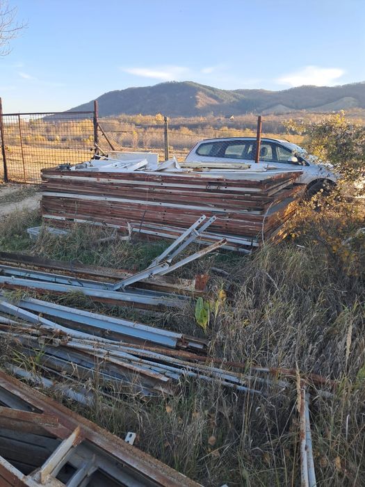 Vand hala metalica completa